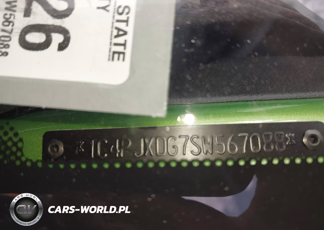 2025 Jeep Wrangler 4-Door Willys 4X4 VIN:1C4PJXDG7SW567088 - 17