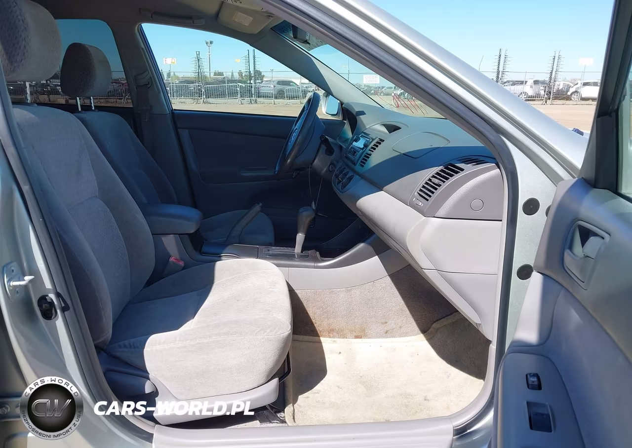2003 Toyota Camry Le VIN:JTDBE32K630159944 - 5