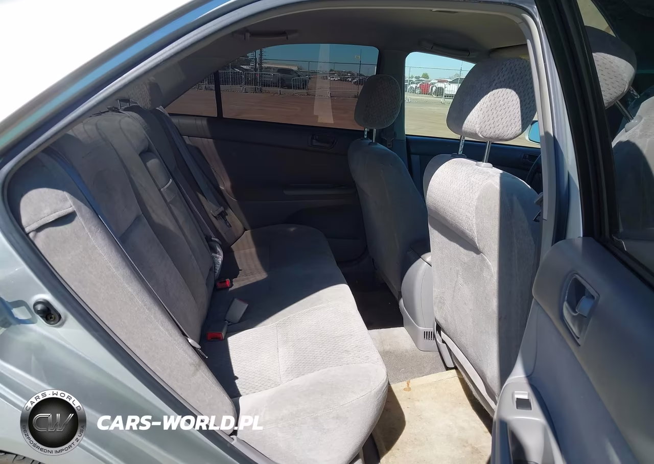 2003 Toyota Camry Le VIN:JTDBE32K630159944 - 8