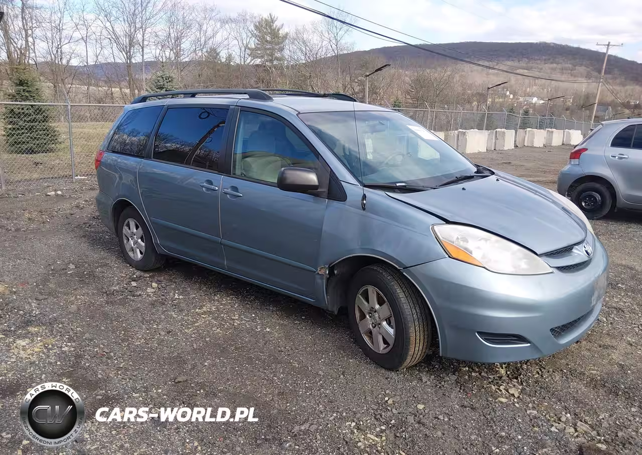 2010 Toyota Sienna Le