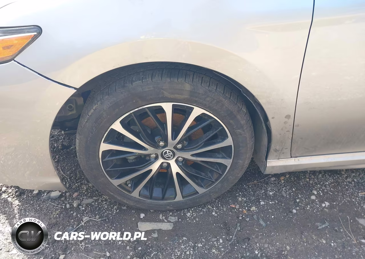 2019 Toyota Camry Se VIN:4T1B11HK9KU268019 - 18