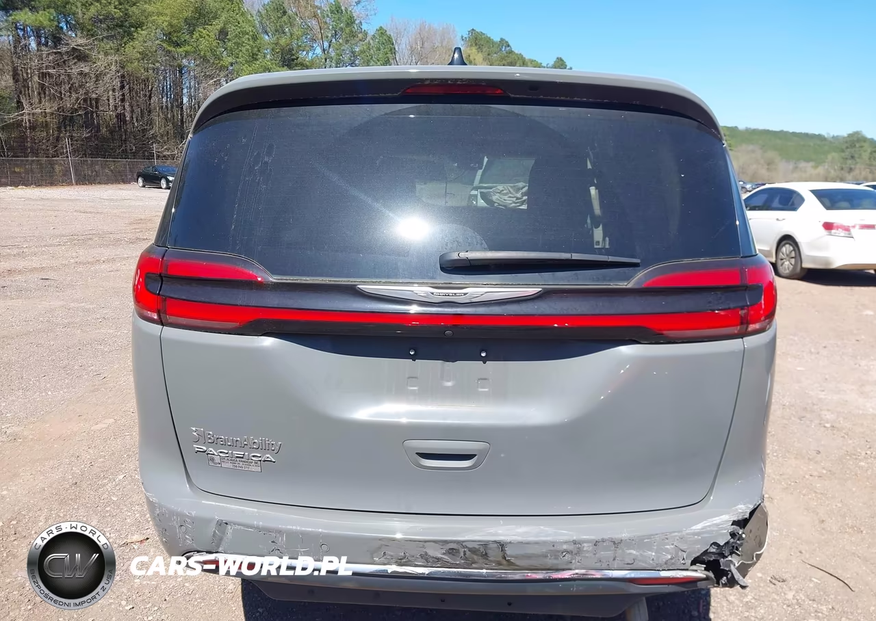 2023 Chrysler Pacifica Touring L VIN:2C4RC1BG0PR602993 - 15