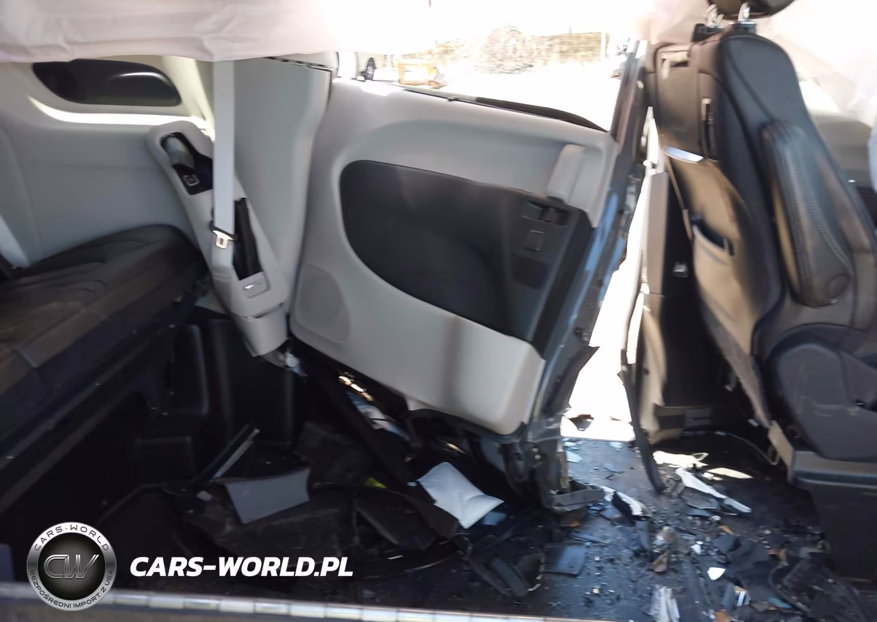 2023 Chrysler Pacifica Touring L VIN:2C4RC1BG0PR602993 - 8