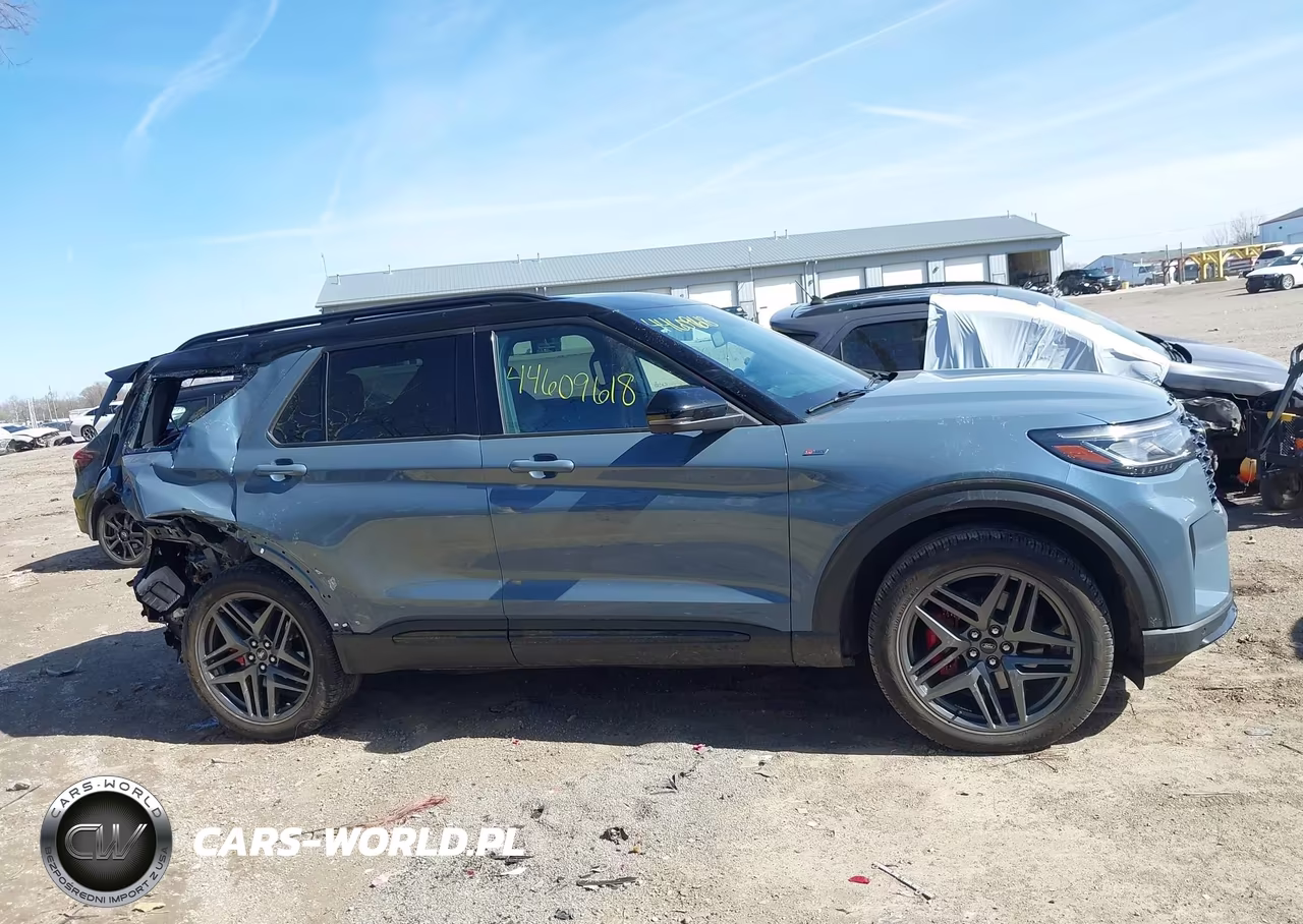 2025 Ford Explorer St-Line VIN:1FMUK8KH6SGA15279 - 13