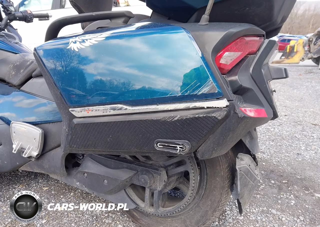 2020 Can-Am Spyder Roadster Rt-Rt Limited VIN:2BXNBDD27LV000517 - 17