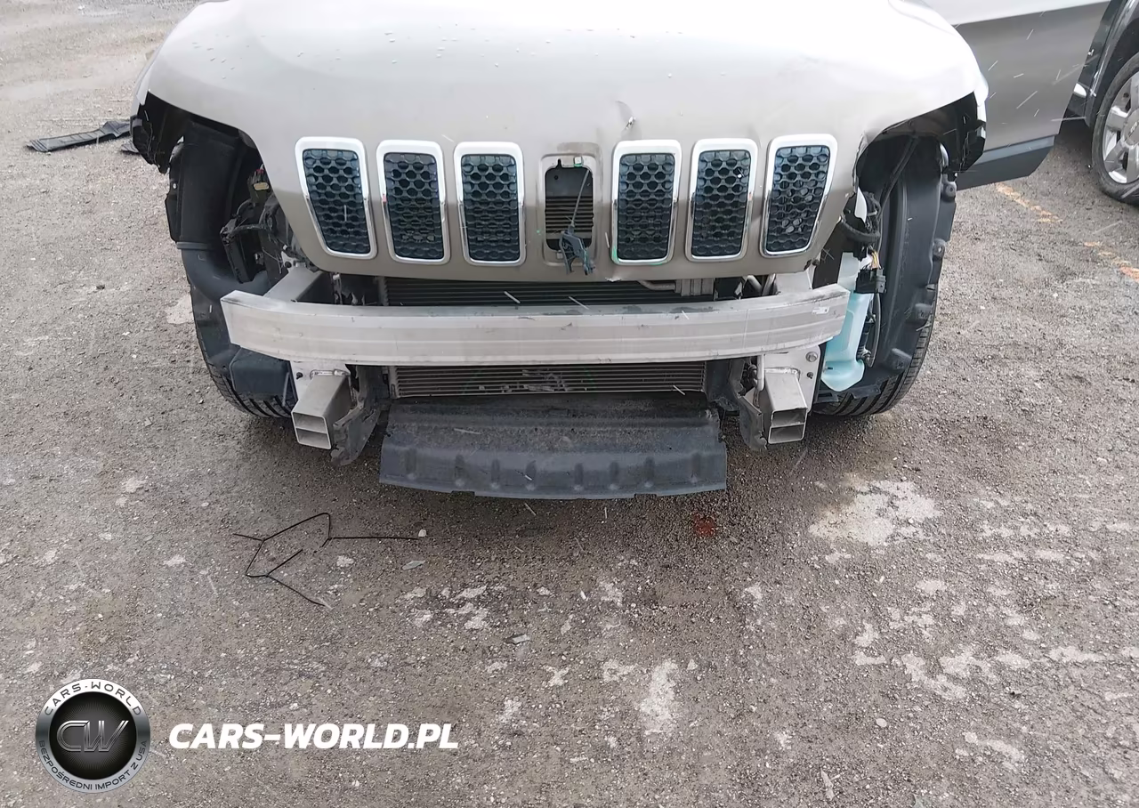 2019 Jeep Cherokee Latitude Plus 4X4 VIN:1C4PJMLN6KD163953 - 6
