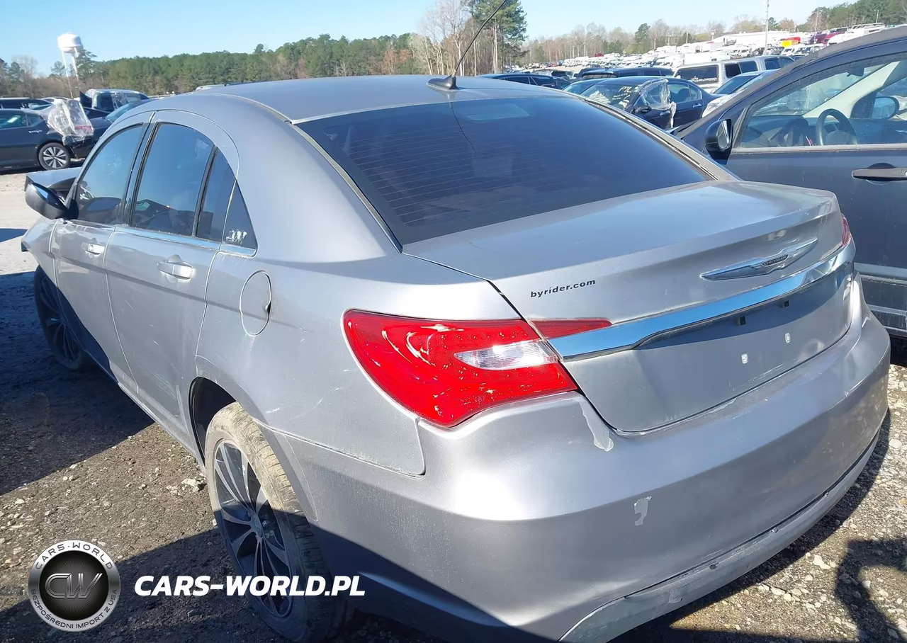 2014 Chrysler 200 Touring VIN:1C3CCBBB2EN120265 - 3