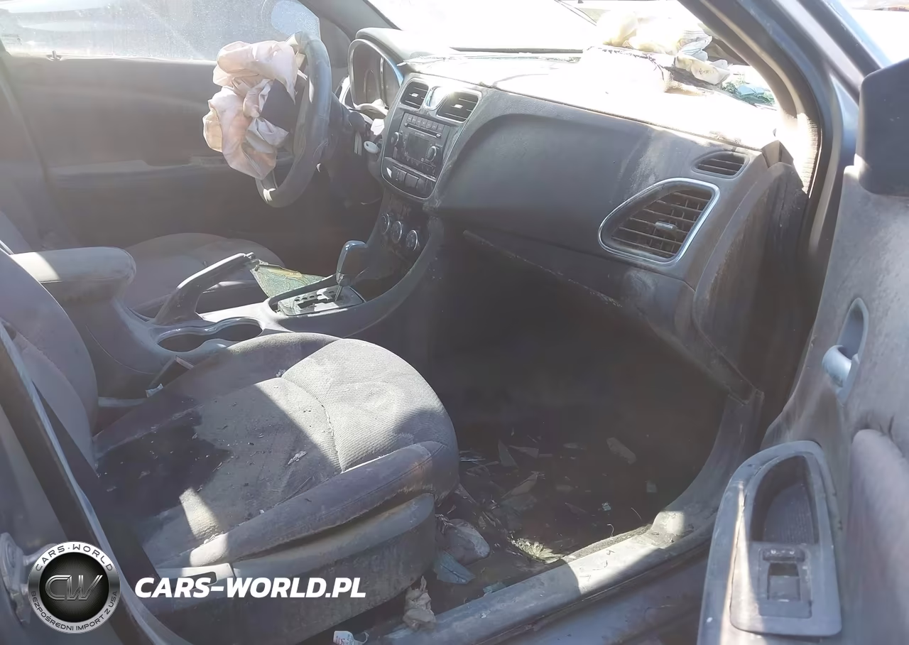 2014 Chrysler 200 Touring VIN:1C3CCBBB2EN120265 - 5