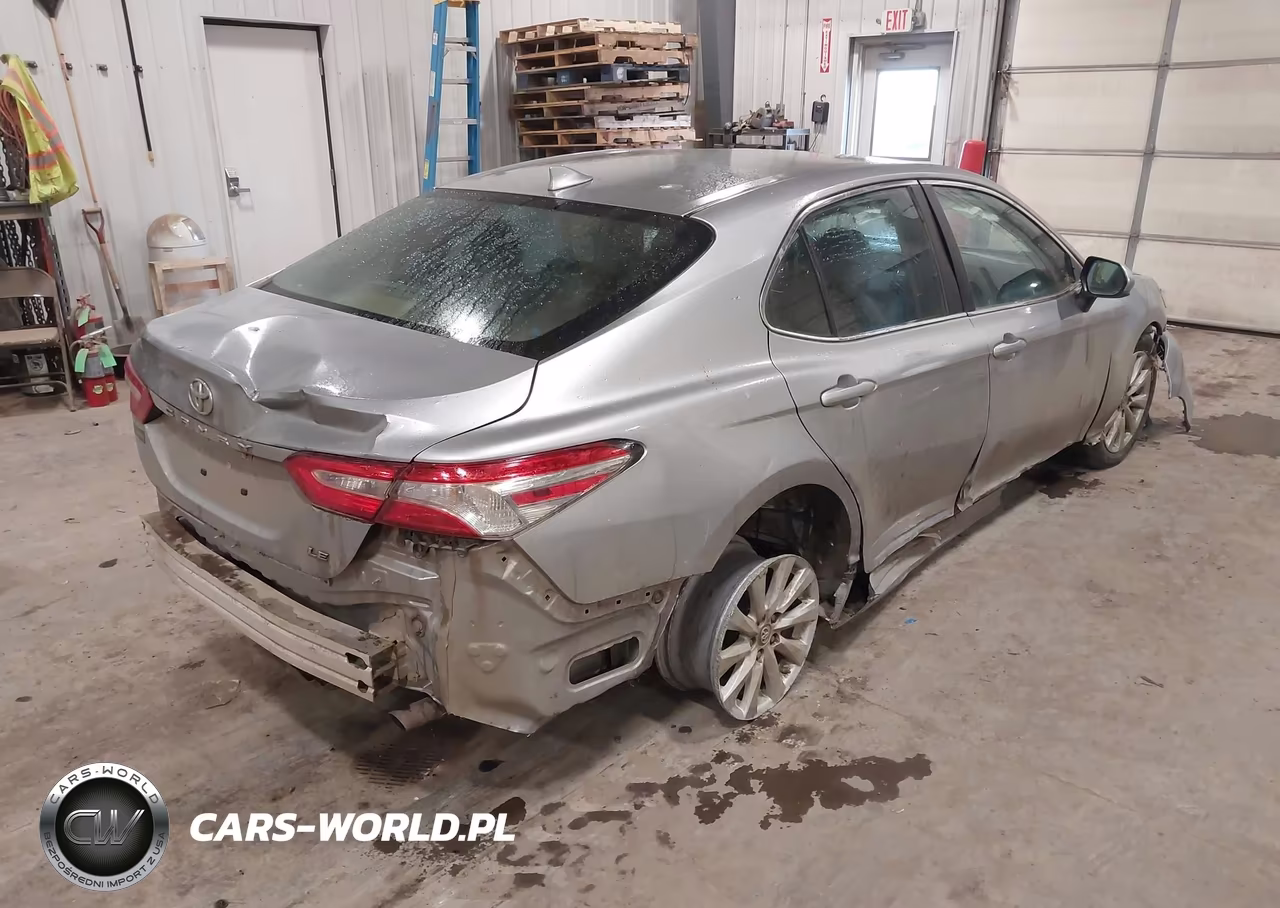 2019 Toyota Camry Le VIN:4T1B11HK3KU754034 - 4