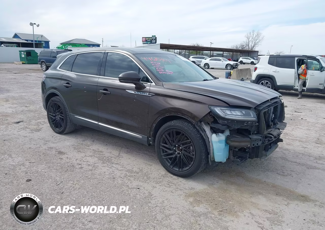 2019 Lincoln Nautilus Select – zdjęcie 1 z 17
