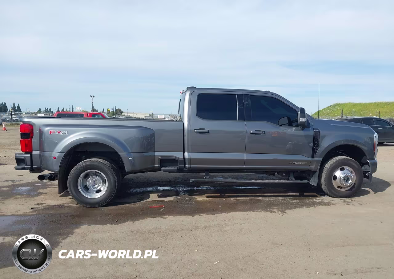 2025 Ford F-350 Platinum VIN:1FT8W3DT0SEC97882 - 13