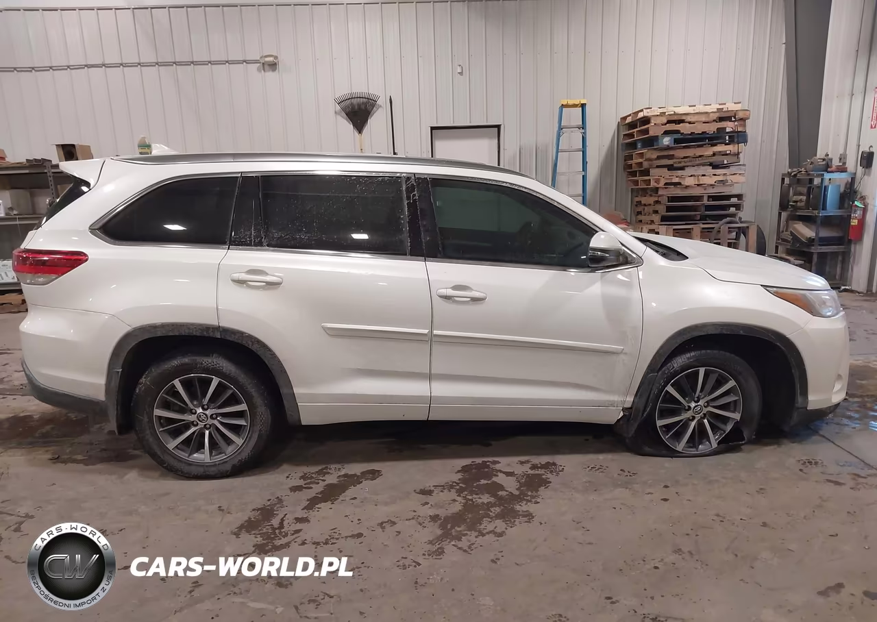 2017 Toyota Highlander Xle VIN:5TDJZRFH5HS430417 - 13