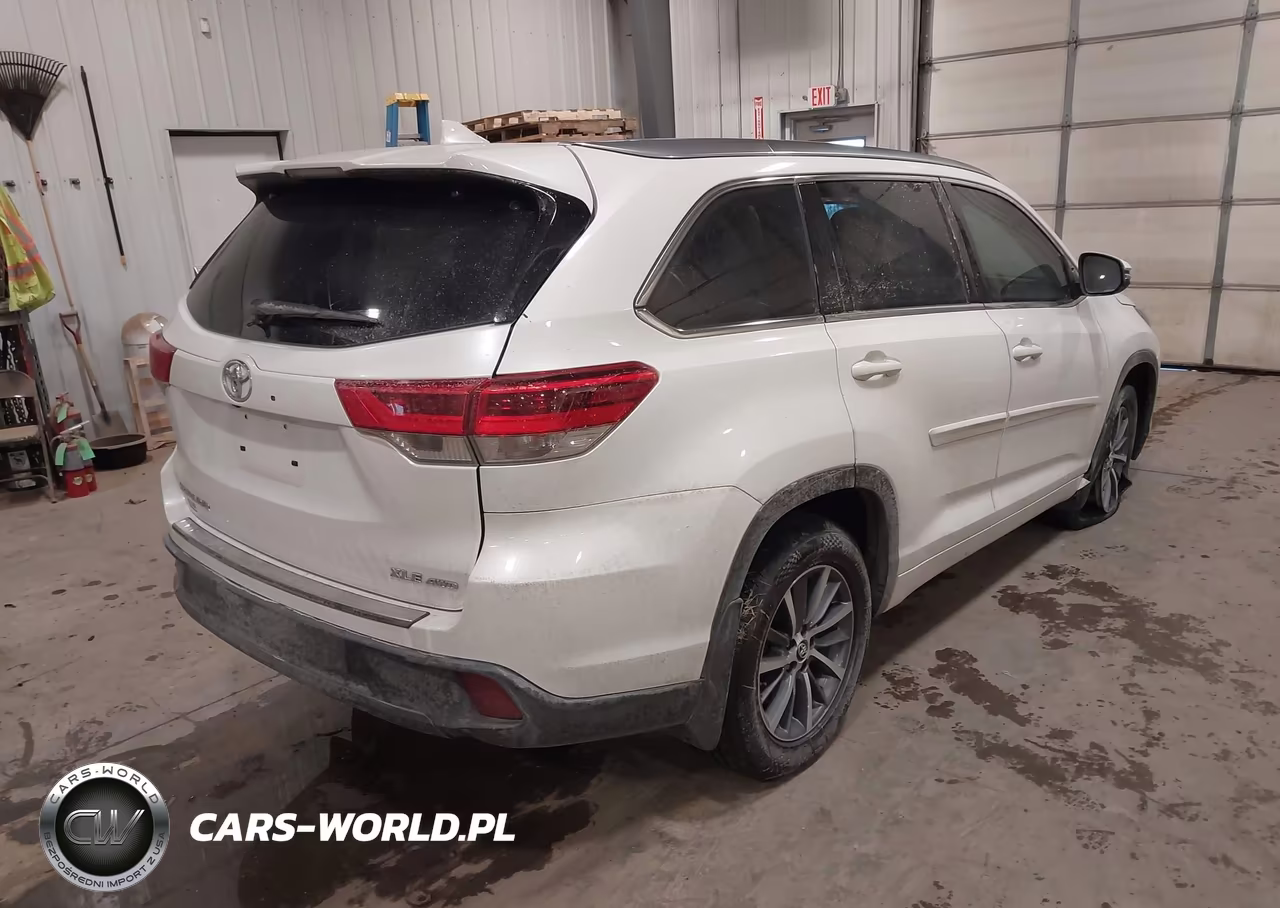 2017 Toyota Highlander Xle VIN:5TDJZRFH5HS430417 - 4