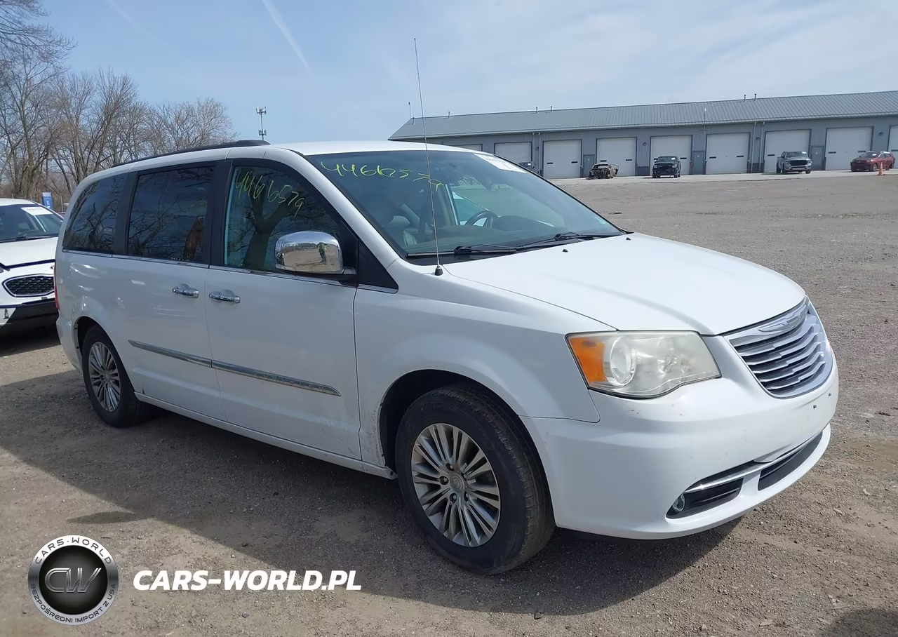 2013 Chrysler Town & Country Touring-L