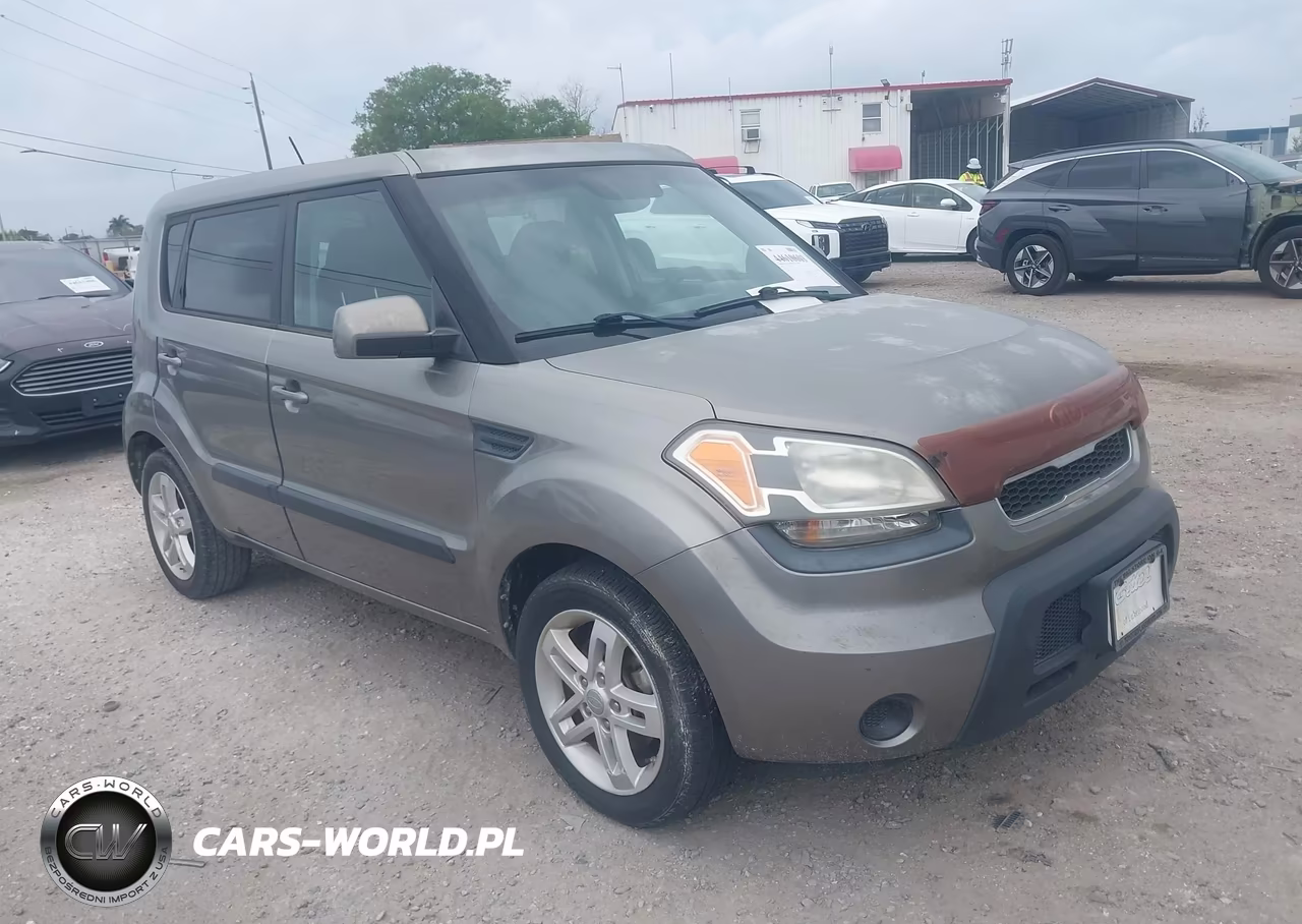 2011 Kia Soul +