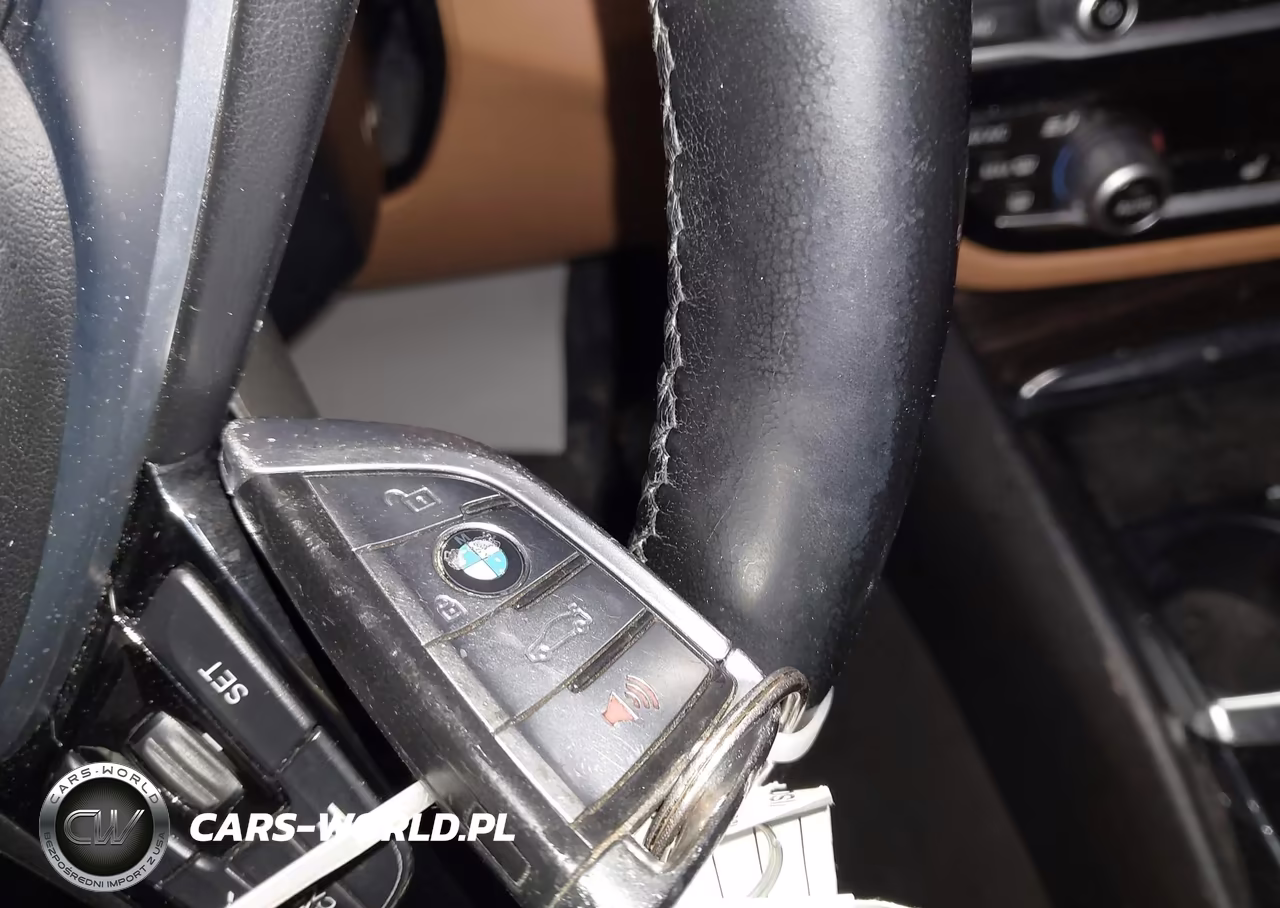 2019 BMW 530I xDrive VIN:WBAJA7C55KWW23354 - 11