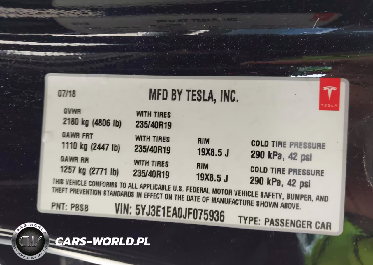 TESLA MODEL 3 VIN:5YJ3E1EA0JF075936 - 9