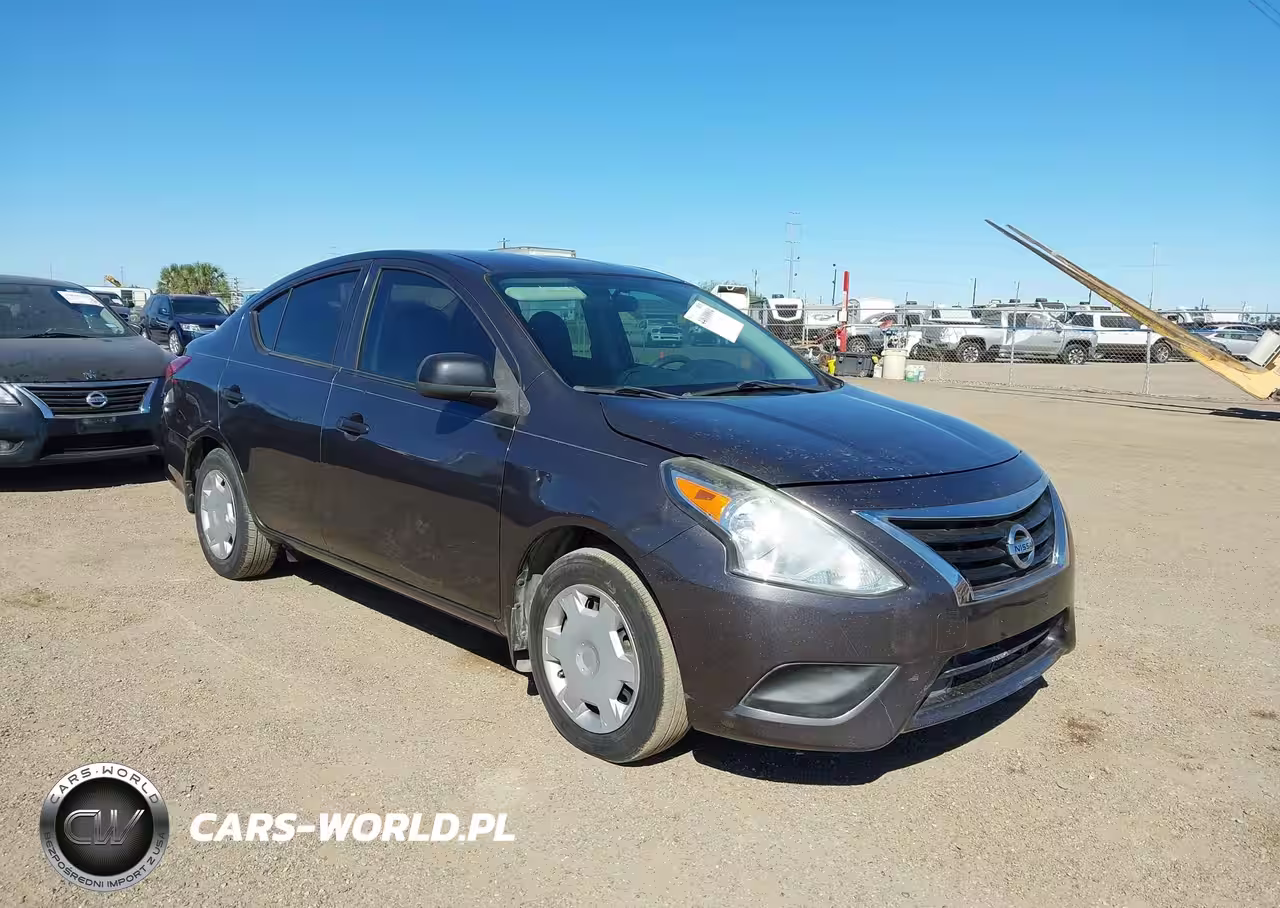 2015 Nissan Versa 1.6 S+