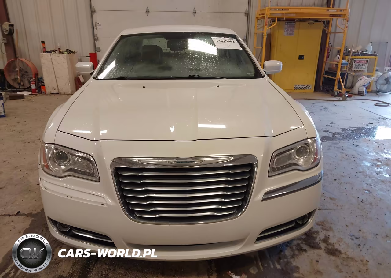 2013 Chrysler 300 Motown VIN:2C3CCAAG7DH534429 - 12