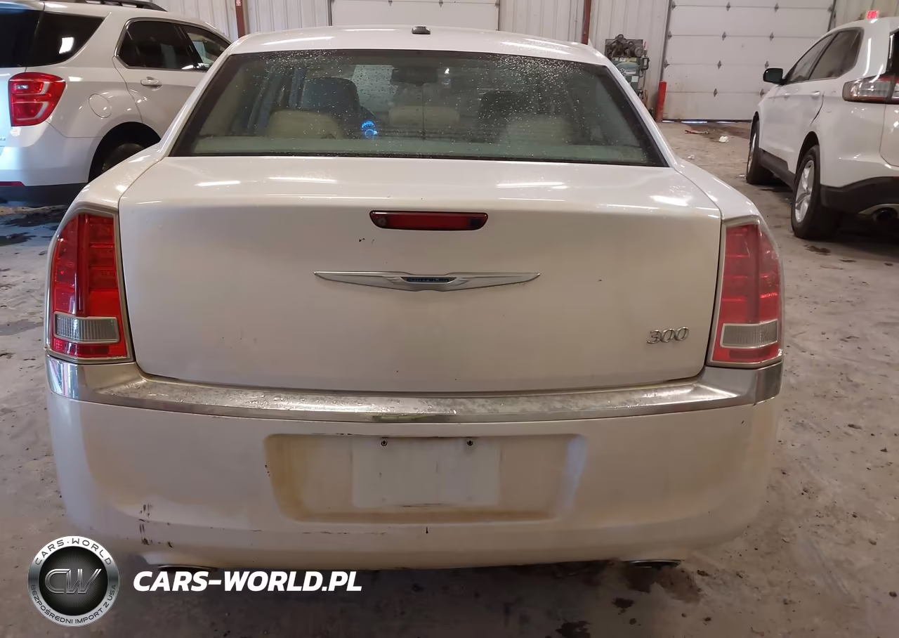 2013 Chrysler 300 Motown VIN:2C3CCAAG7DH534429 - 16