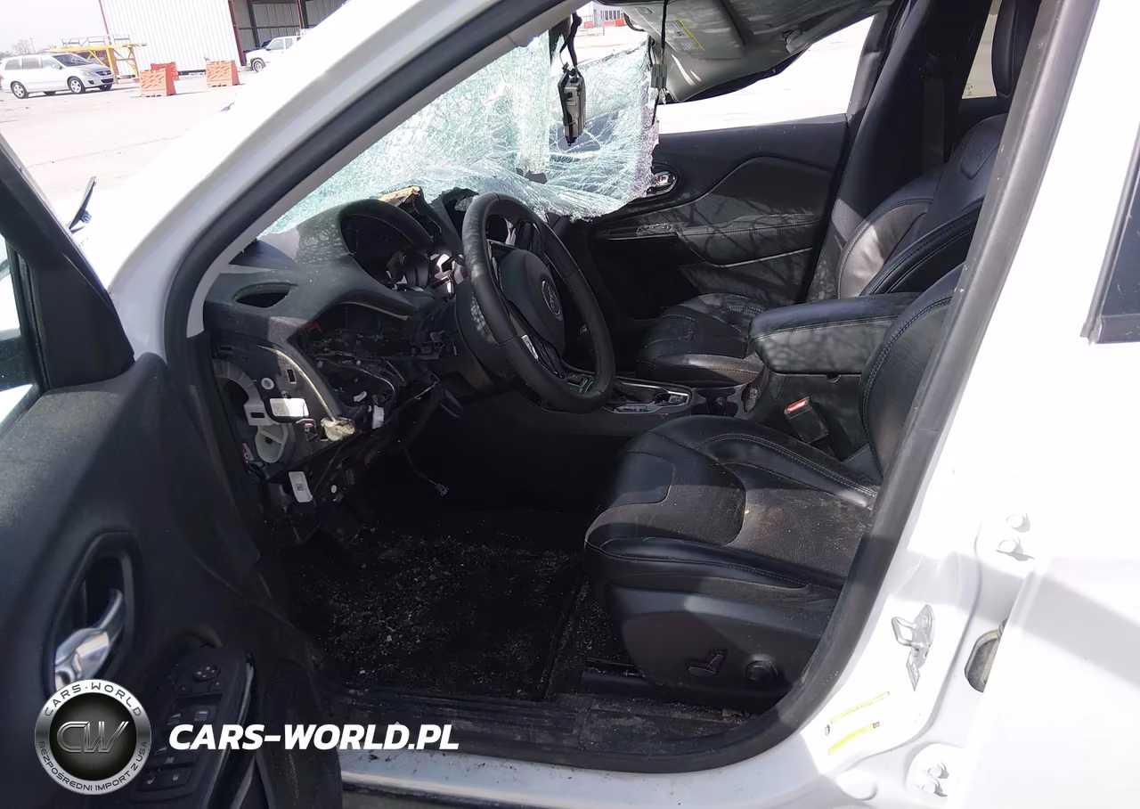 2023 Jeep Cherokee Altitude Lux 4X4 VIN:1C4PJMMB6PD113095 - 5