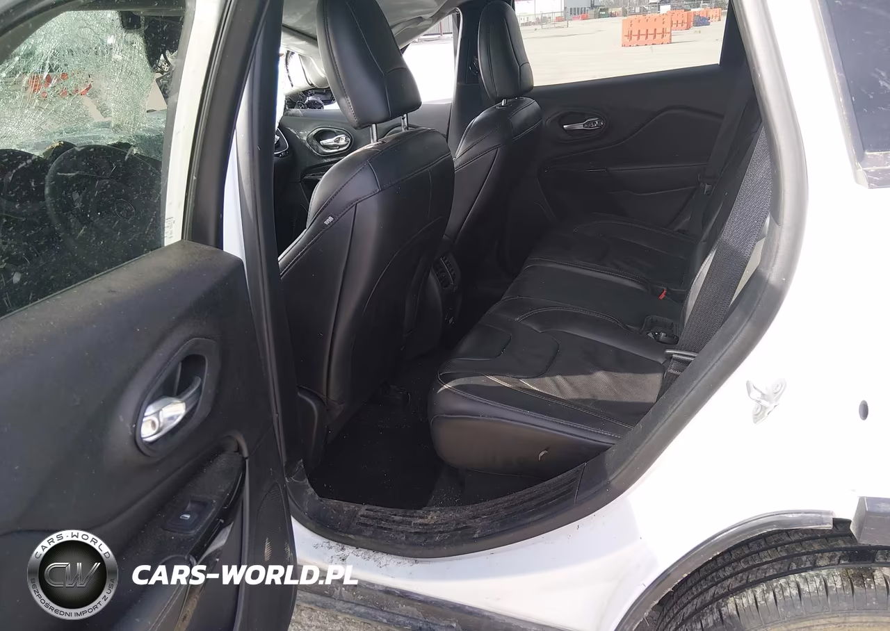 2023 Jeep Cherokee Altitude Lux 4X4 VIN:1C4PJMMB6PD113095 - 8