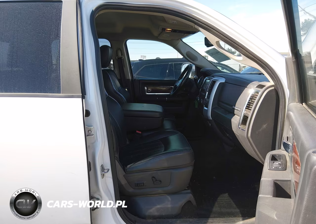 2011 Ram Ram 3500 Laramie VIN:3D73Y3CL5BG622840 - 7