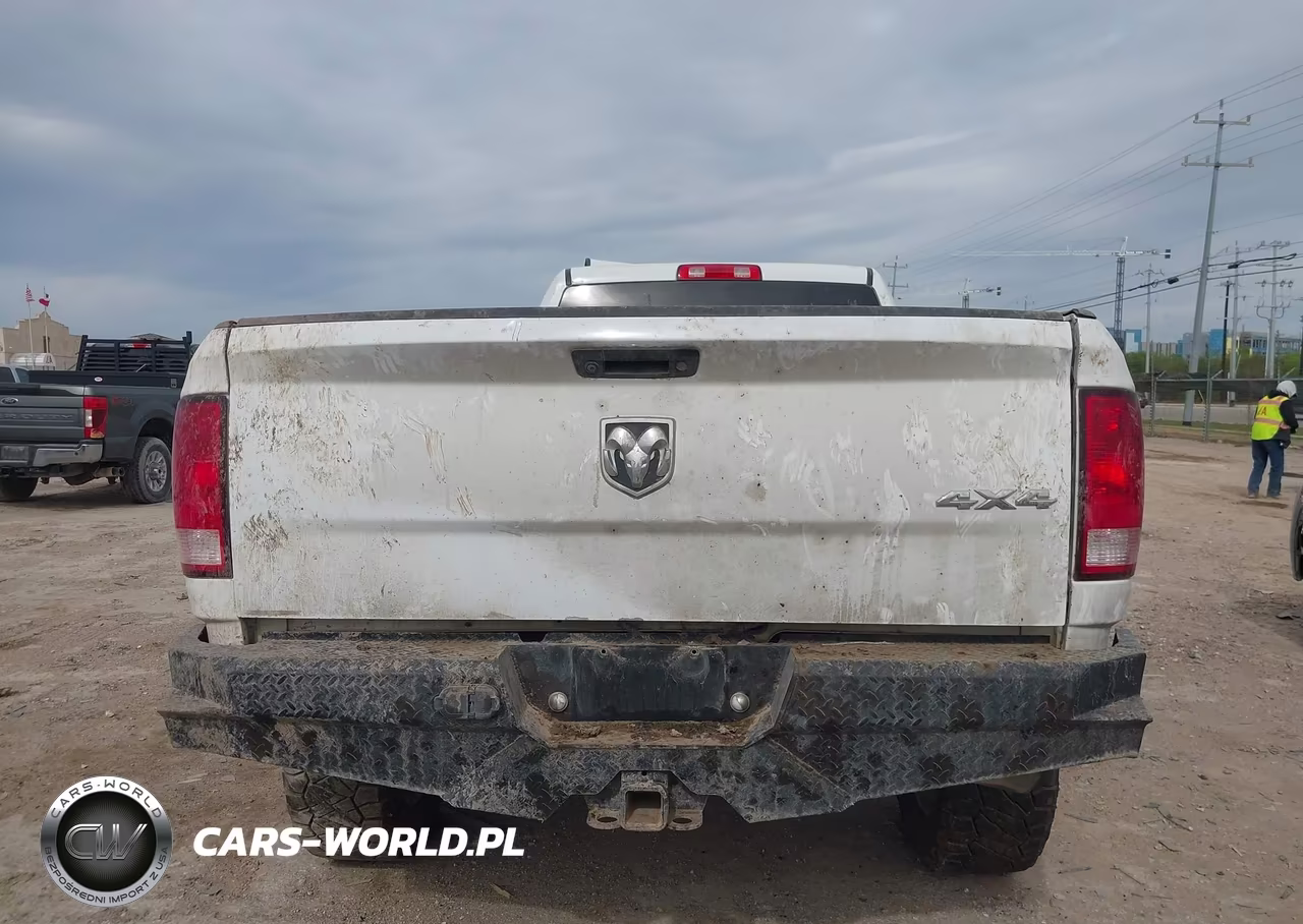 2018 Ram 2500 Tradesman 4X4 8' Box VIN:3C6UR5HL3JG164818 - 15
