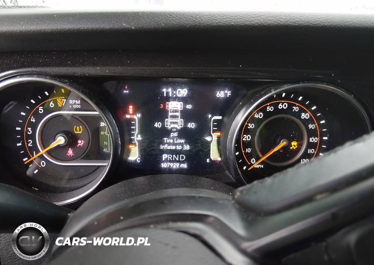 2019 Jeep Wrangler Unlimited Sport Altitude 4X4 VIN:1C4HJXDG4KW657643 - 7