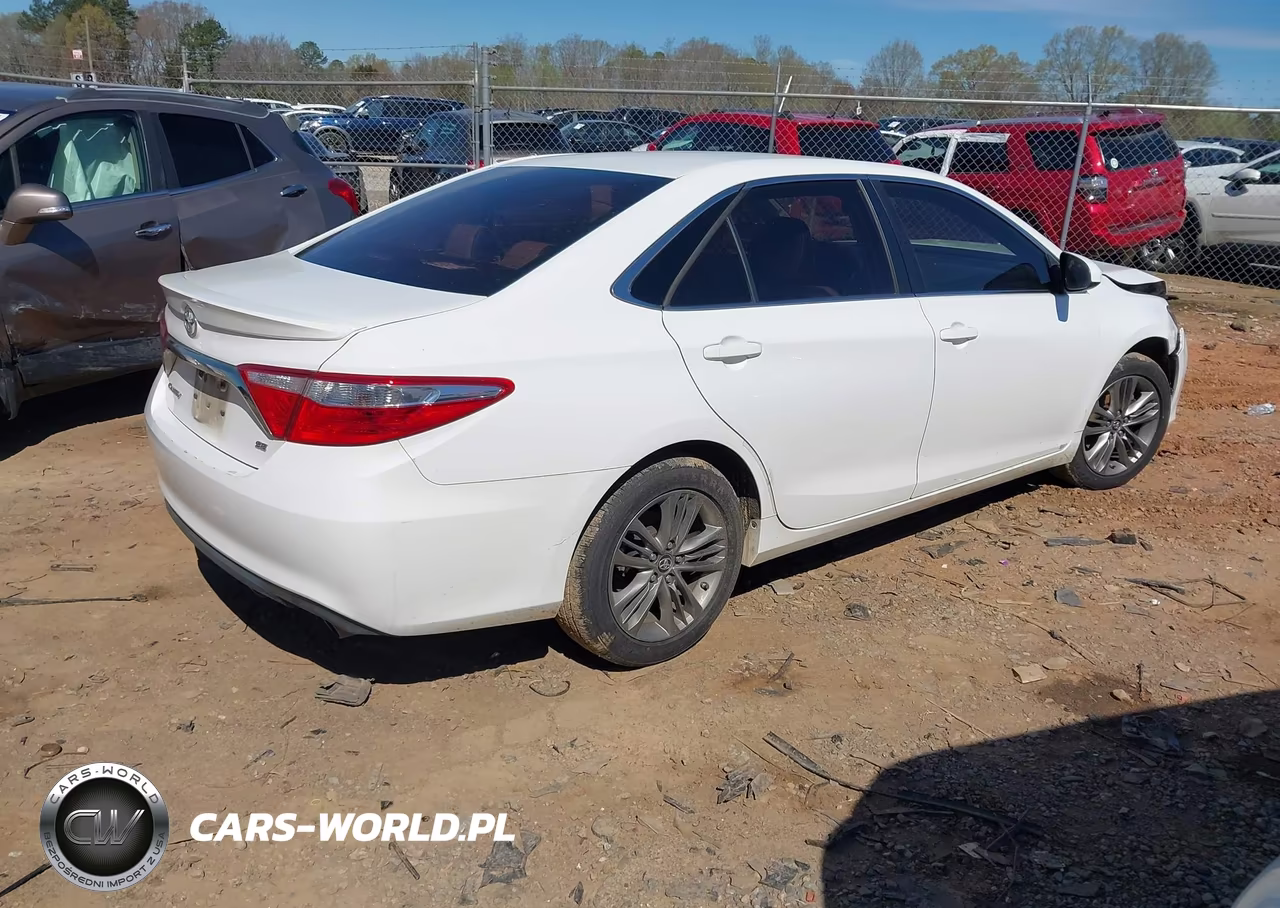 2017 Toyota Camry Se VIN:4T1BF1FK7HU399334 - 4