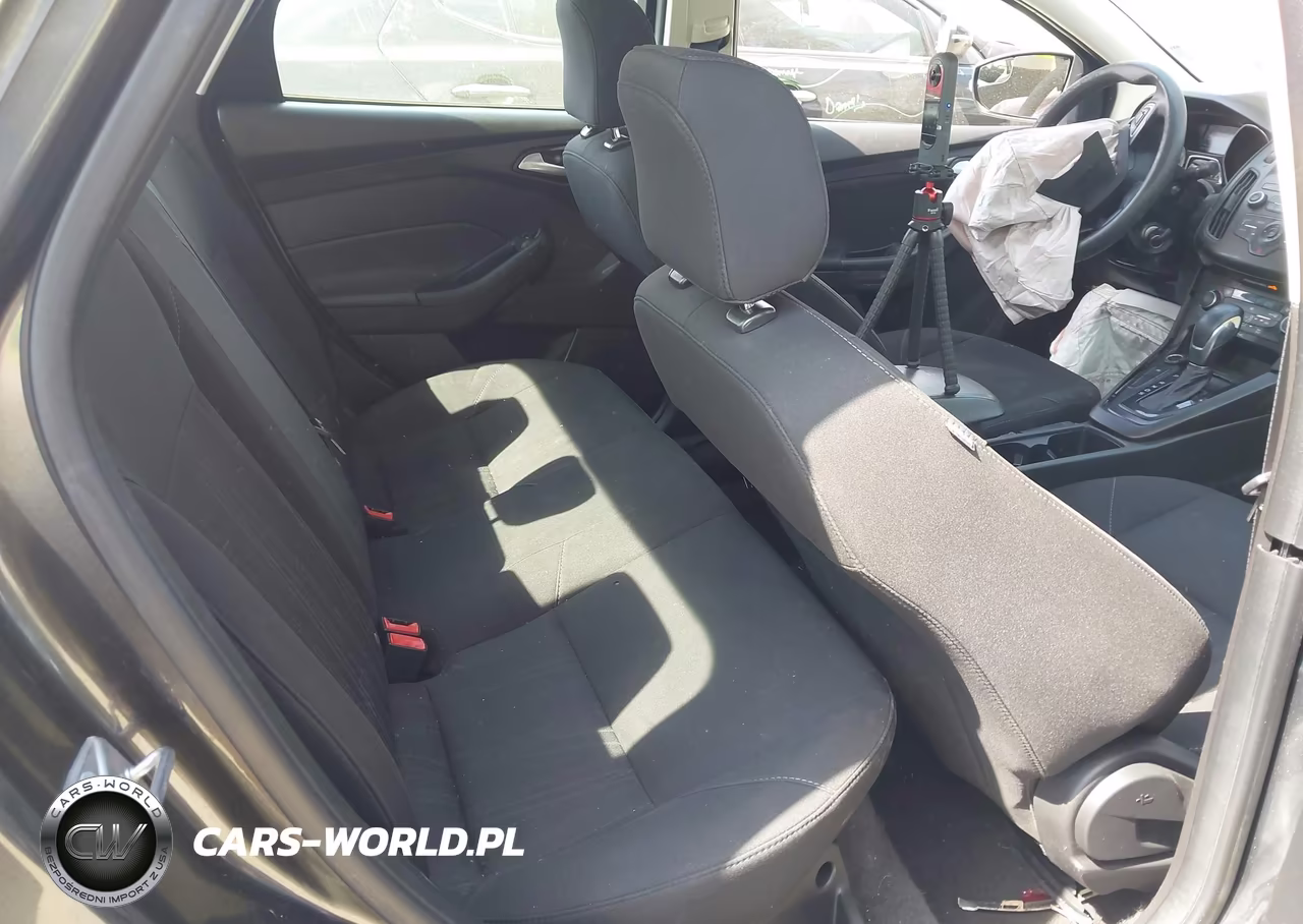 2017 Ford Focus Se VIN:1FADP3FE6HL324555 - 8