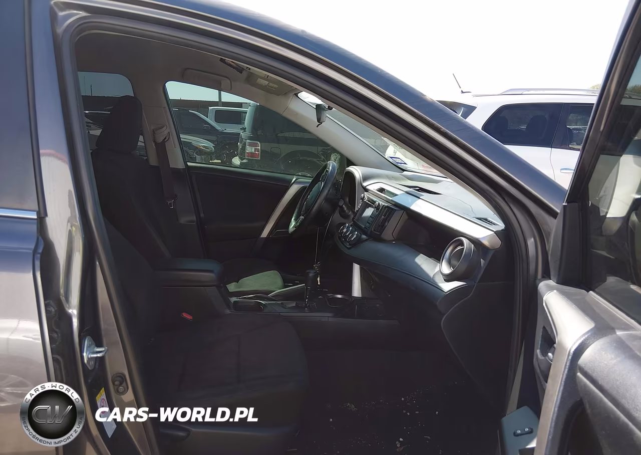 2018 Toyota Rav4 Le VIN:JTMZFREV7JJ150441 - 5