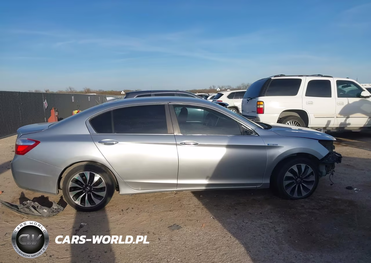 2015 Honda Accord Hybrid VIN:1HGCR6F38FA003451 - 12
