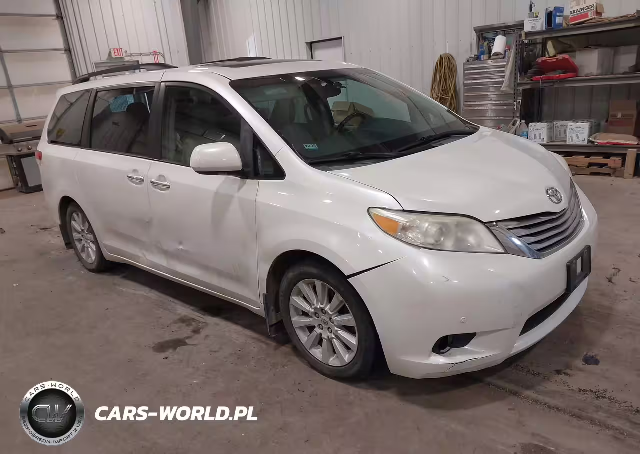 2012 Toyota Sienna Limited V6 7 Passenger
