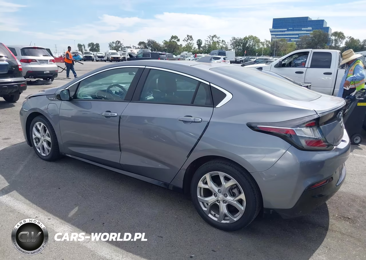 2018 Chevrolet Volt Premier VIN:1G1RD6S55JU119396 - 3