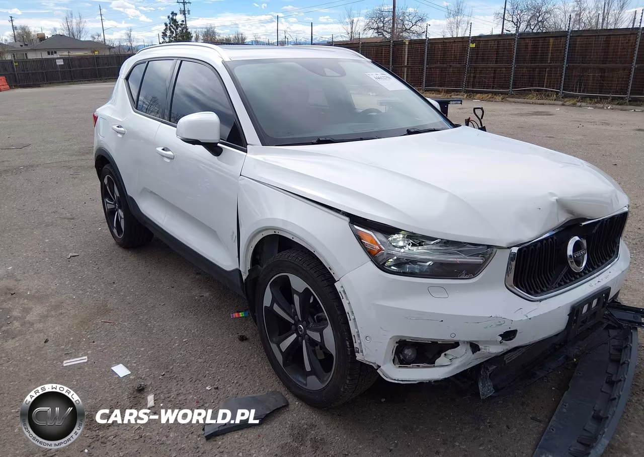 2019 Volvo Xc40 T5 Momentum-T5 R-Design