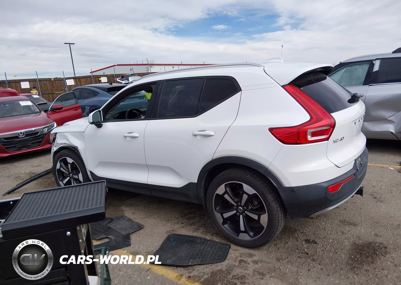 2019 Volvo Xc40 T5 Momentum-T5 R-Design VIN:YV4162XZ2K2013775 - 14