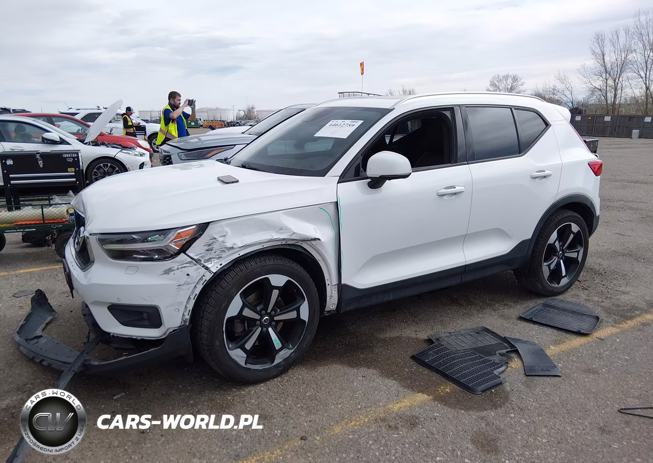 2019 Volvo Xc40 T5 Momentum-T5 R-Design VIN:YV4162XZ2K2013775 - 2