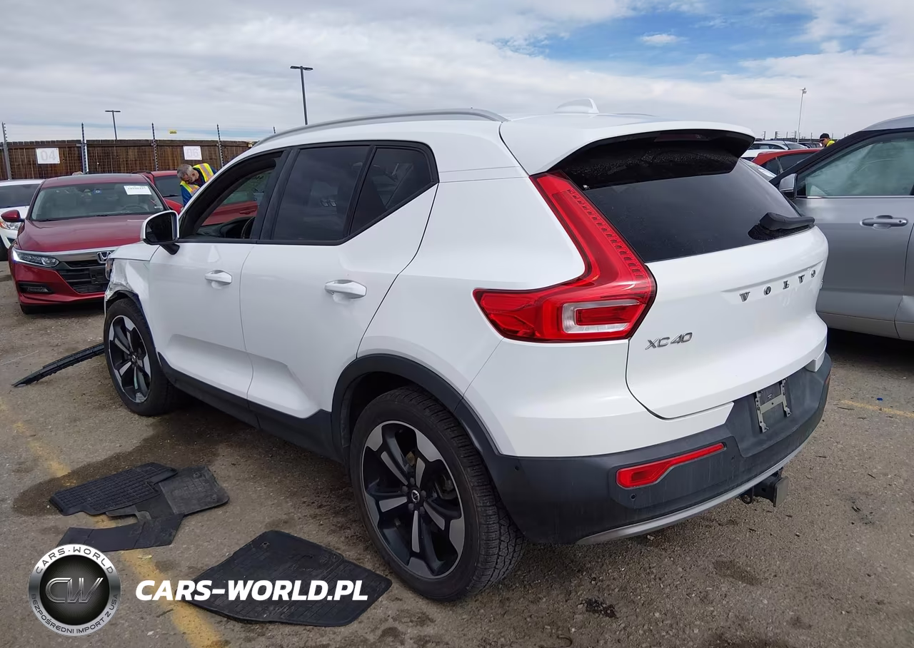 2019 Volvo Xc40 T5 Momentum-T5 R-Design VIN:YV4162XZ2K2013775 - 3