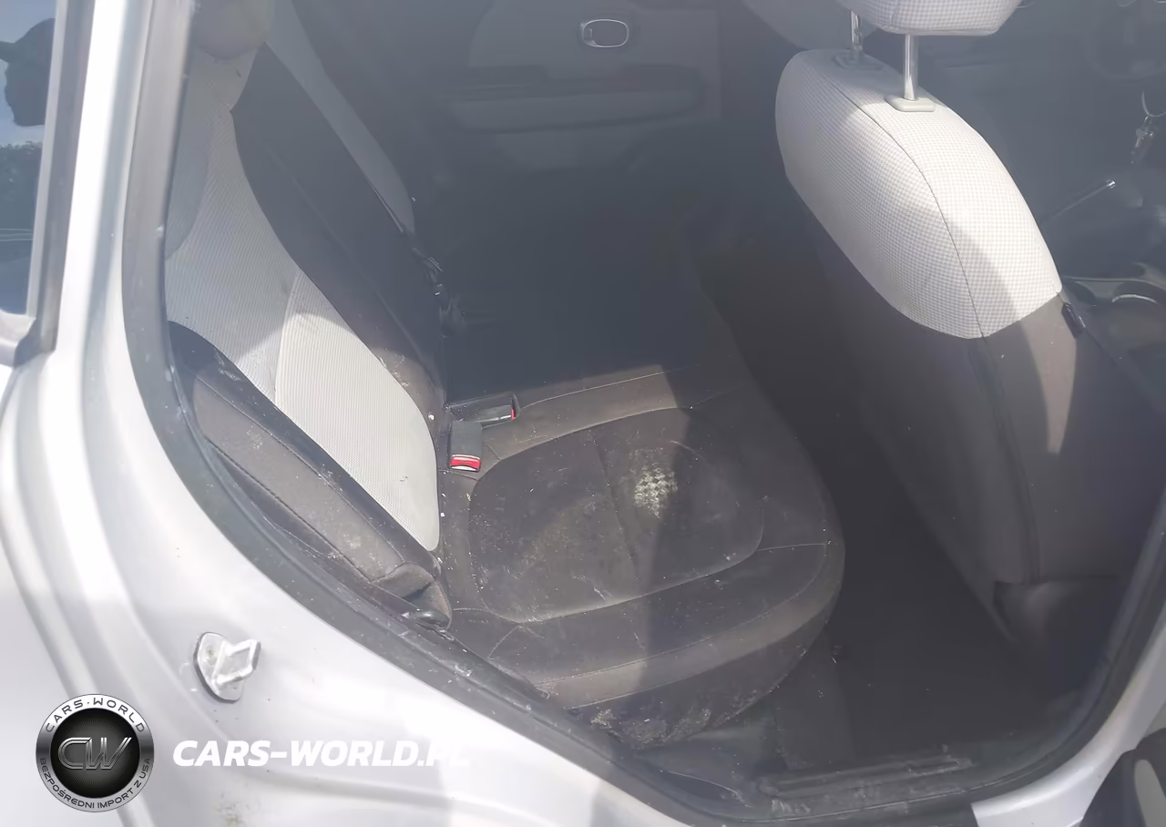 2015 Kia Soul VIN:KNDJN2A20F7802744 - 8
