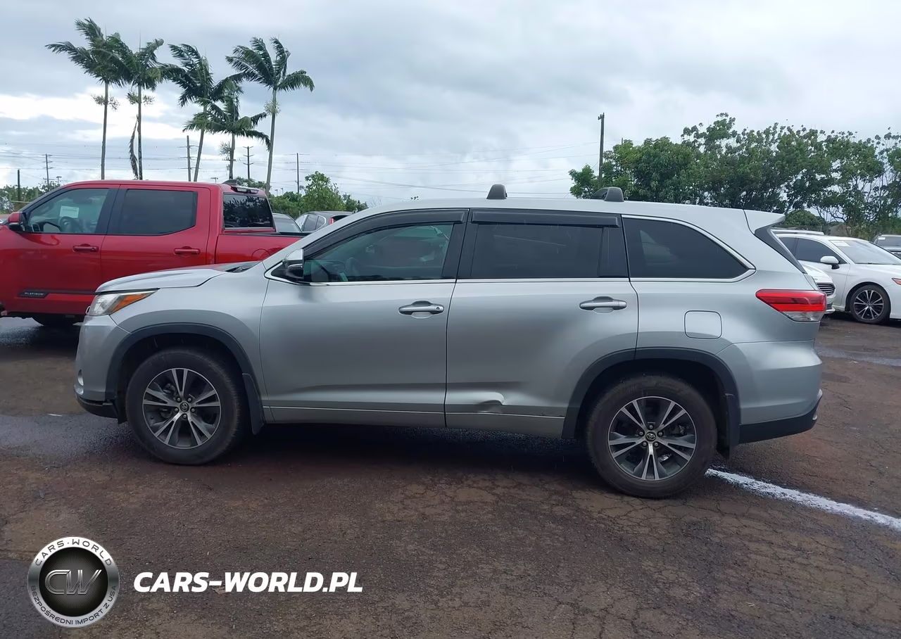 2017 Toyota Highlander Le VIN:5TDZZRFH5HS196993 - 14