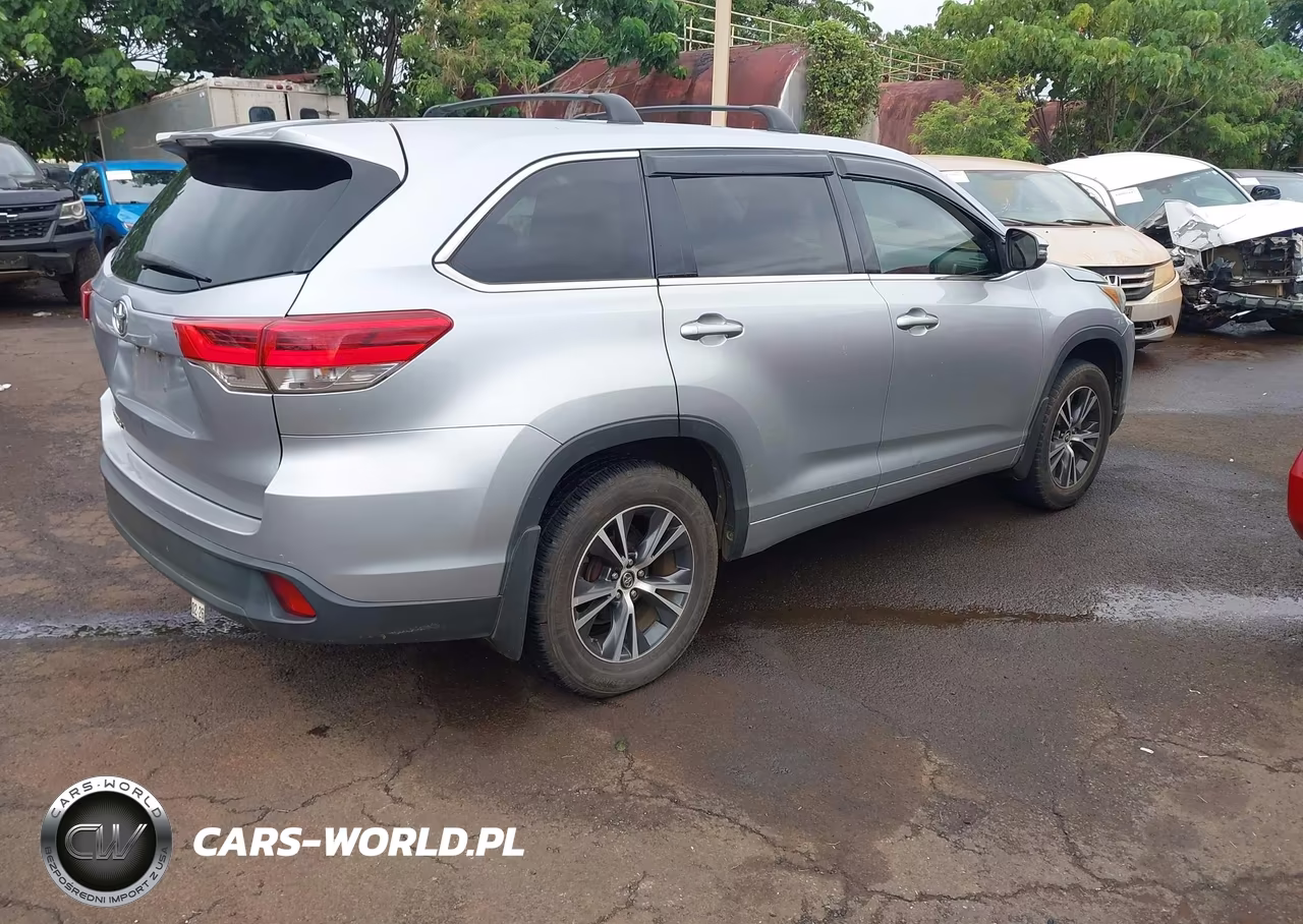 2017 Toyota Highlander Le VIN:5TDZZRFH5HS196993 - 4