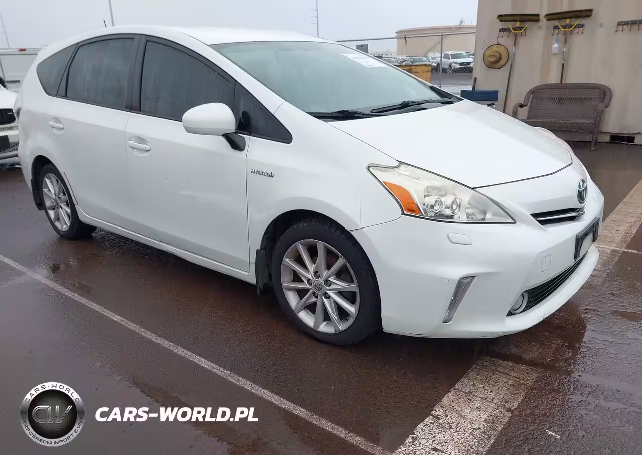 2014 Toyota Prius V Five-Three-Two
