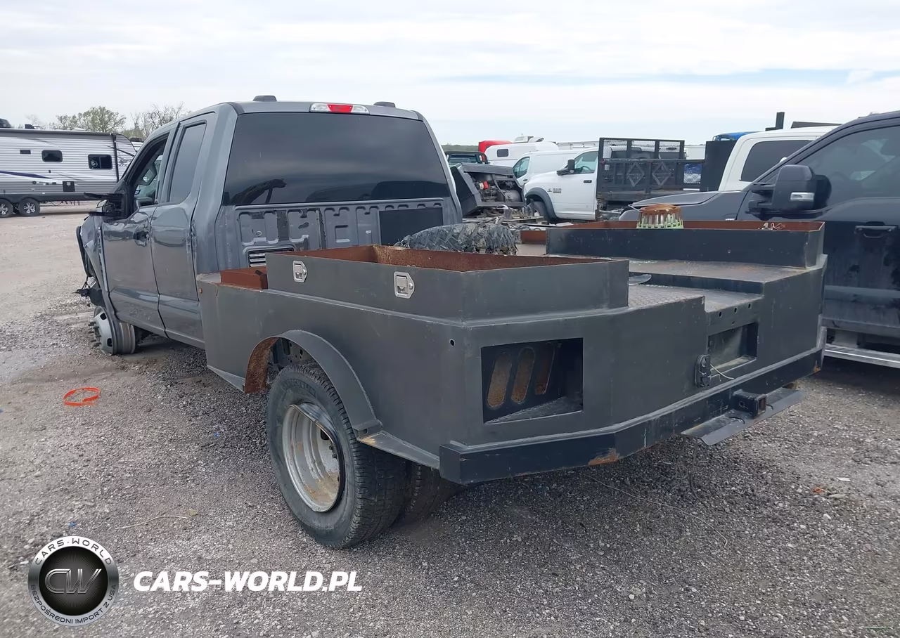 2023 Ford F-350 Xlt VIN:1FT8X3DN9PEC55829 - 3