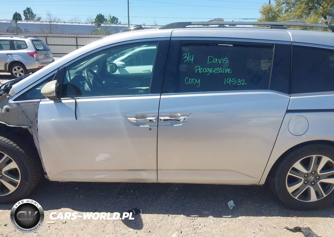 2015 Honda Odyssey Touring-Touring Elite VIN:5FNRL5H94FB041062 - 15