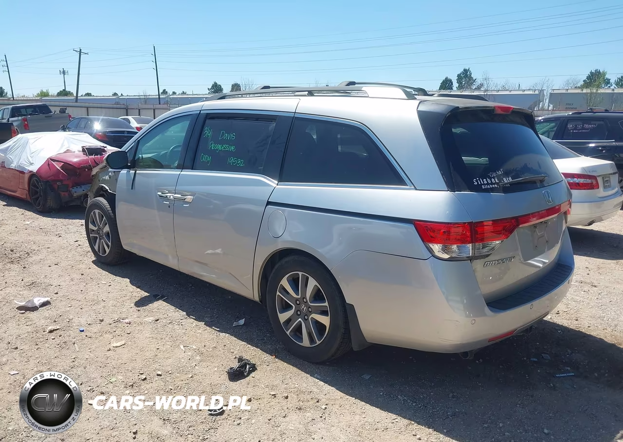 2015 Honda Odyssey Touring-Touring Elite VIN:5FNRL5H94FB041062 - 3