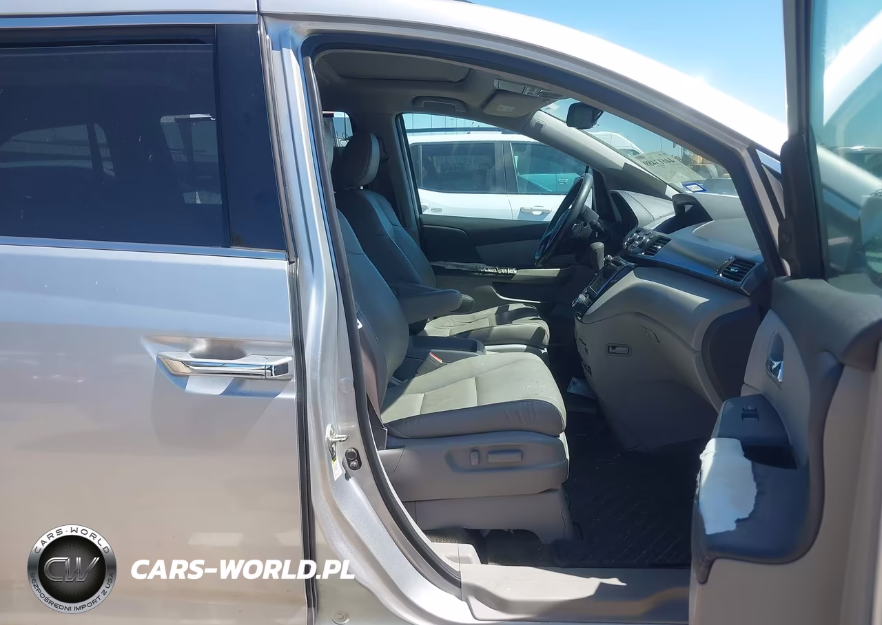 2015 Honda Odyssey Touring-Touring Elite VIN:5FNRL5H94FB041062 - 5