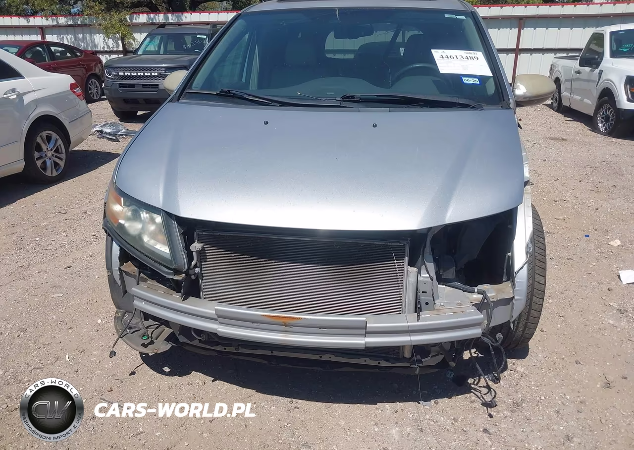 2015 Honda Odyssey Touring-Touring Elite VIN:5FNRL5H94FB041062 - 6