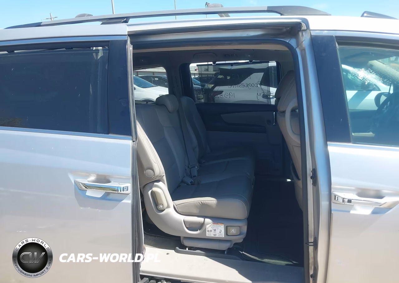 2015 Honda Odyssey Touring-Touring Elite VIN:5FNRL5H94FB041062 - 8