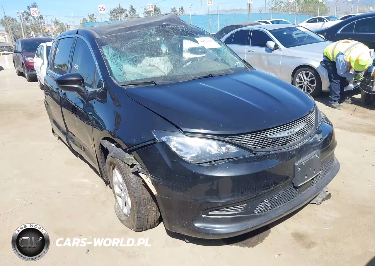 2022 Chrysler Voyager Lx